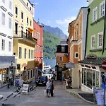 Boutiquehotel Zum Goldenen Hirschen 4*