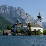 Boutiquehotel Zum Goldenen Hirschen 4* 格蒙登