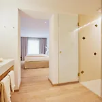 Boutiquehotel Zum Goldenen Hirschen 4*