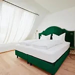 酒店 Boutiquehotel Zum Goldenen Hirschen