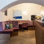 酒店 Boutiquehotel Zum Goldenen Hirschen 格蒙登