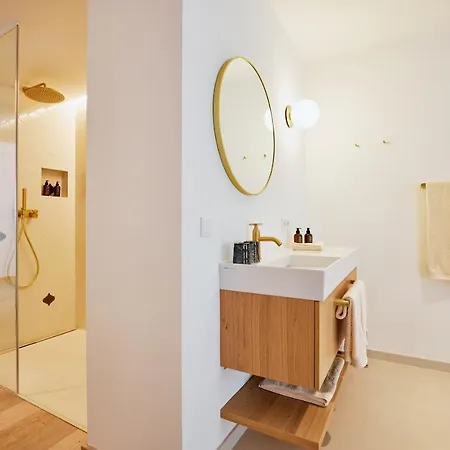 מלון Boutiquehotel Zum Goldenen Hirschen 4*
