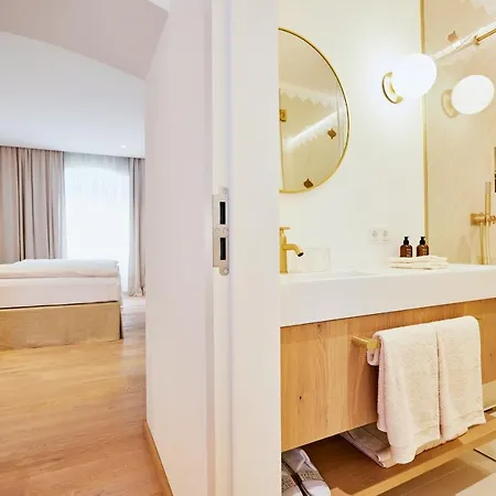 Boutiquehotel Zum Goldenen Hirschen Hotel