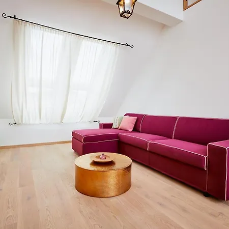 Hotel Boutiquehotel Zum Goldenen Hirschen 4*