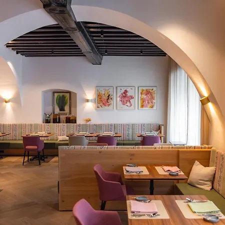 Boutiquehotel Zum Goldenen Hirschen