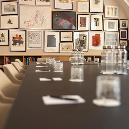 호텔 Boutiquehotel Zum Goldenen Hirschen 4*