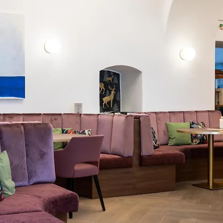 Boutiquehotel Zum Goldenen Hirschen 4* グムンデン