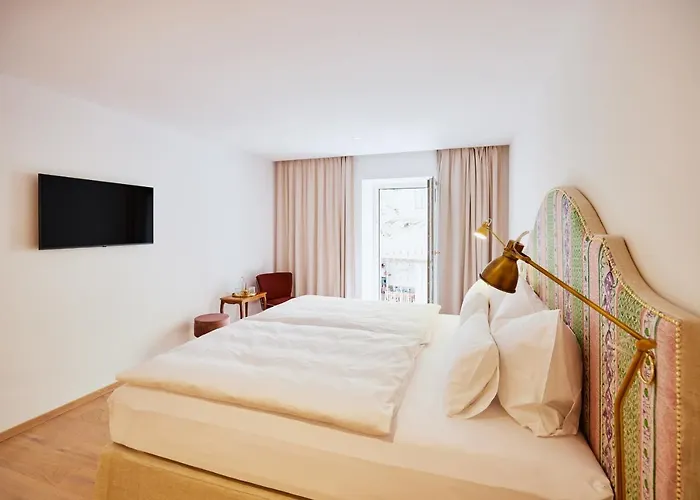 Boutiquehotel Zum Goldenen Hirschen 4*