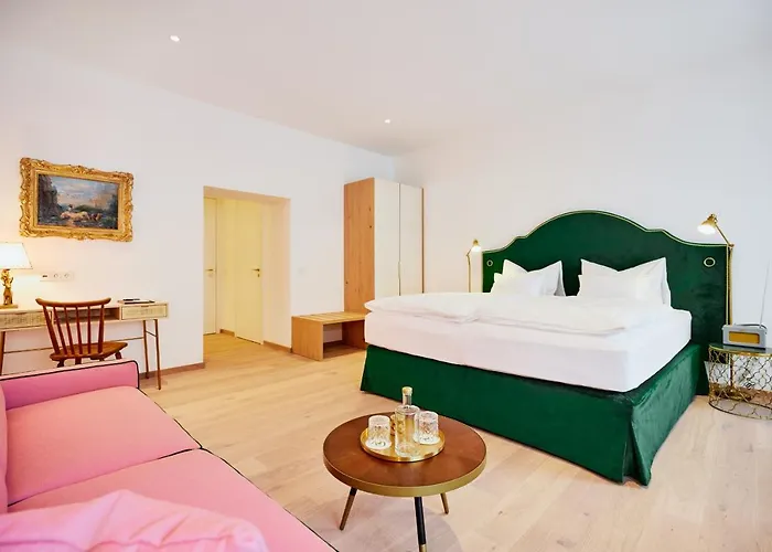 ホテル Boutiquehotel Zum Goldenen Hirschen 4*