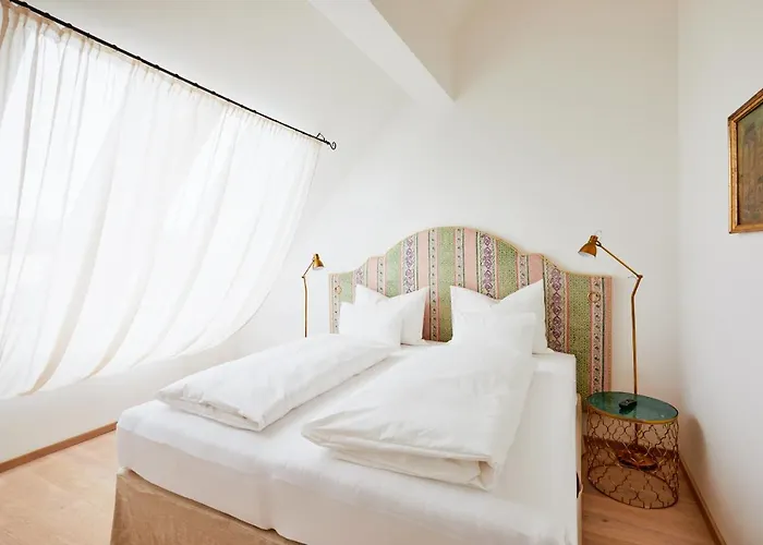 ホテル Boutiquehotel Zum Goldenen Hirschen