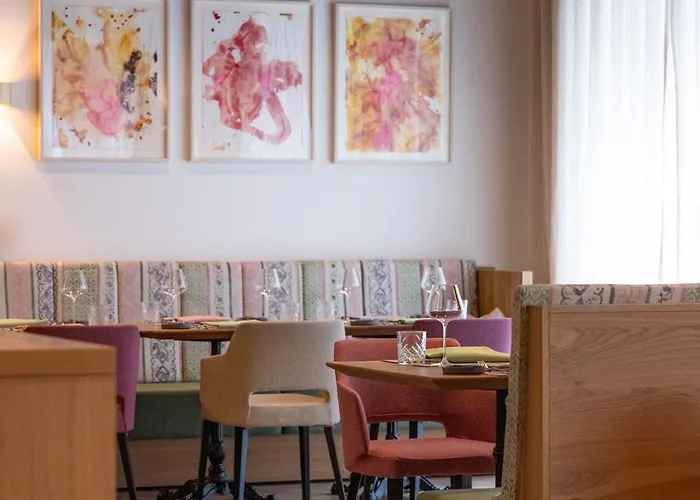 ホテル Boutiquehotel Zum Goldenen Hirschen グムンデン