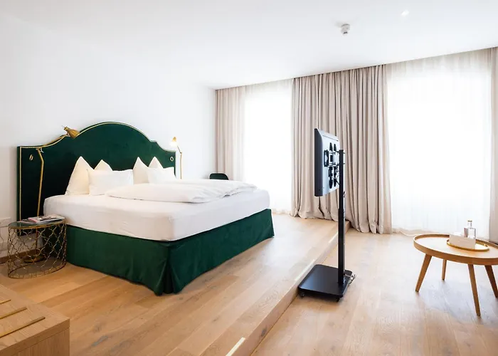 Boutiquehotel Zum Goldenen Hirschen Szálloda