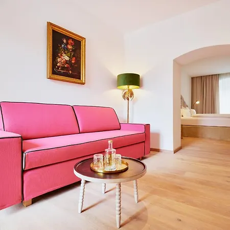 فندق Boutiquehotel Zum Goldenen Hirschen