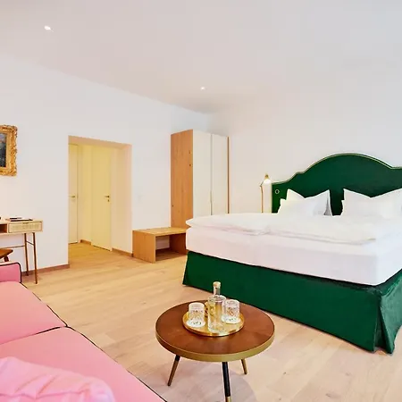 فندق Boutiquehotel Zum Goldenen Hirschen 4*