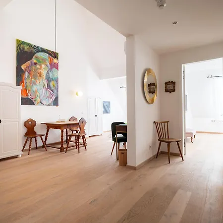 Boutiquehotel Zum Goldenen Hirschen 4* غموندين