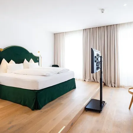 Boutiquehotel Zum Goldenen Hirschen فندق