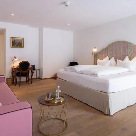 فندق Boutiquehotel Zum Goldenen Hirschen